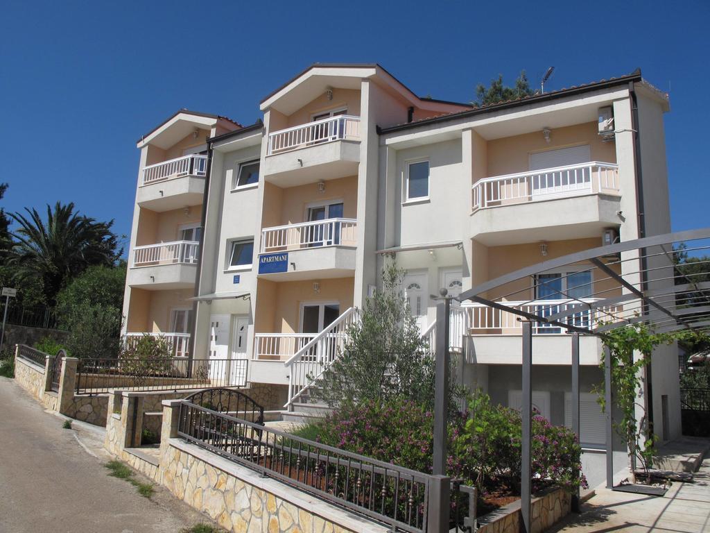 Apartments Mia Stari Grad  Eksteriør billede